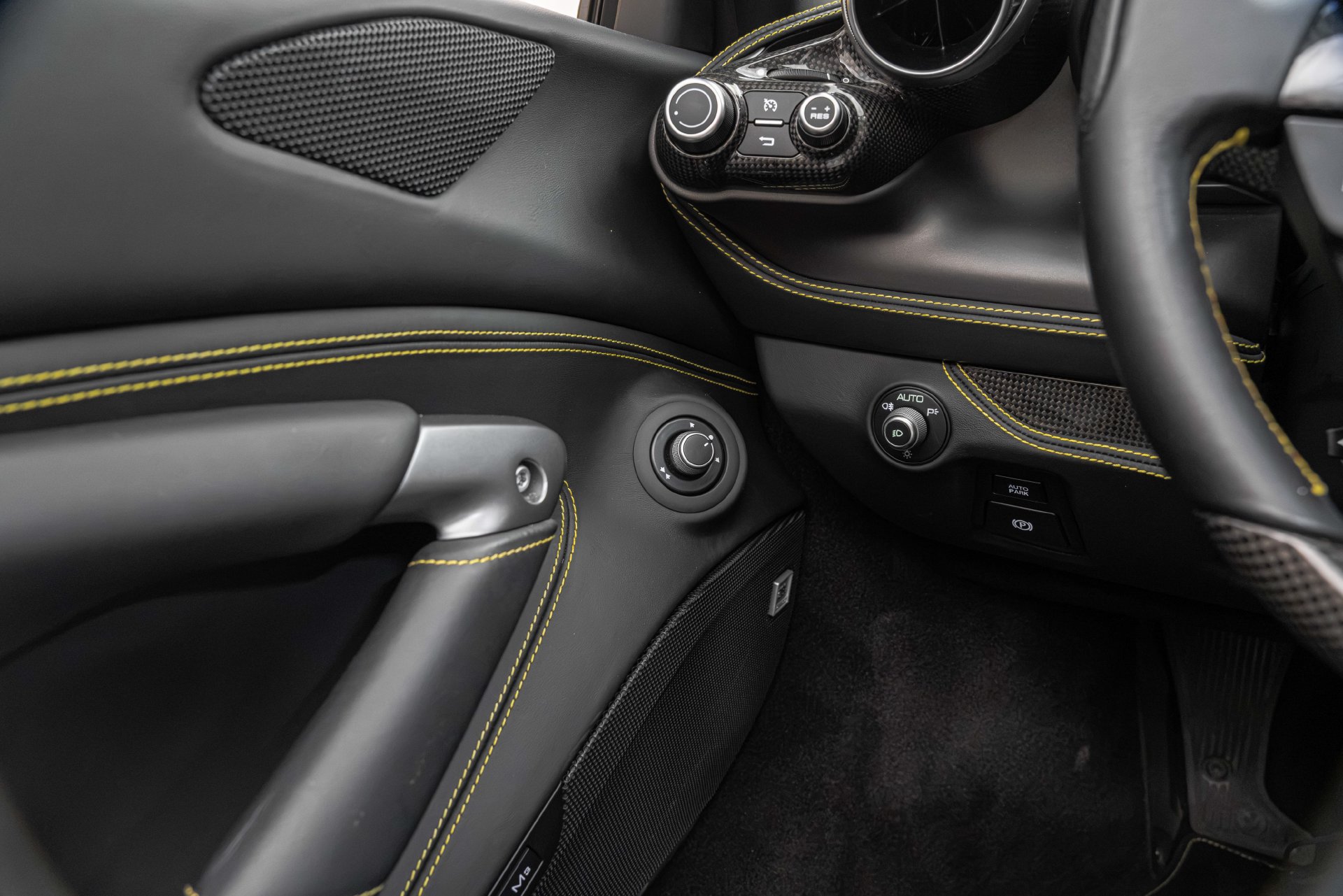 Certified 2021 Ferrari F8 Tributo RWD image 44