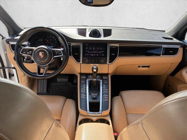 Used 2018 Porsche Macan AWD/4WD image 16
