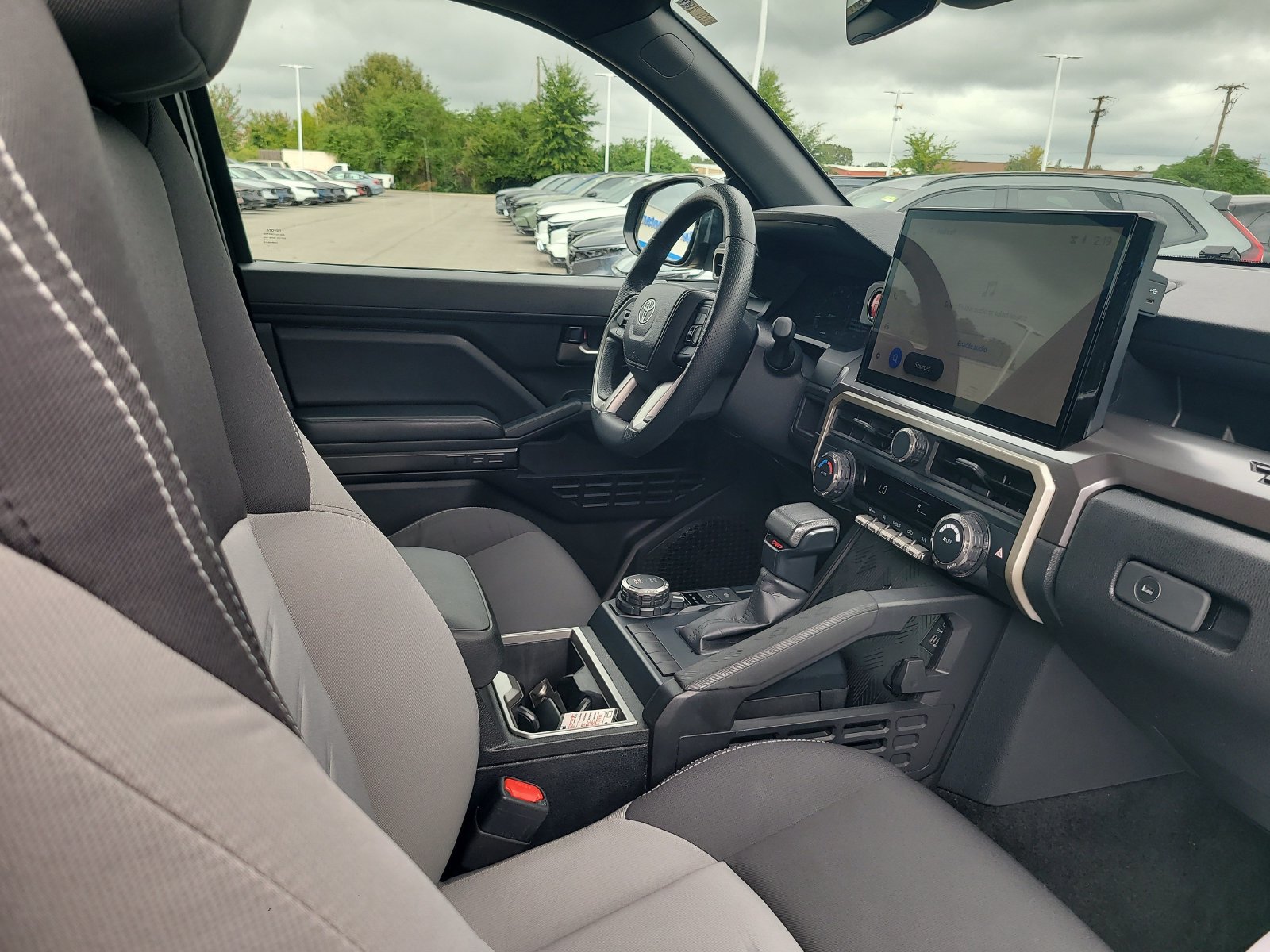 Used 2025 Toyota Tacoma TRD Sport AWD/4WD image 28
