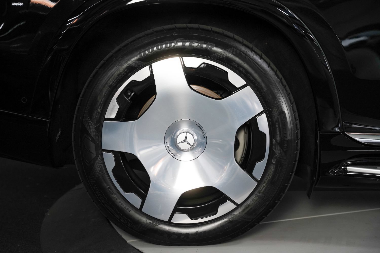 Used 2025 Mercedes-Benz Maybach EQS 680 4MATIC image 24