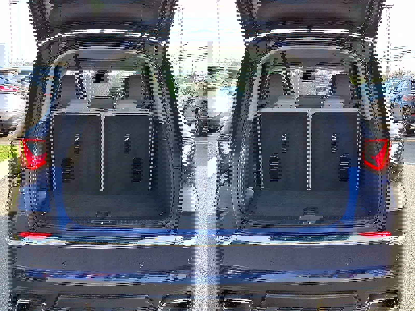 Used 2023 Acura MDX SH-AWD w/ Technology Package image 32