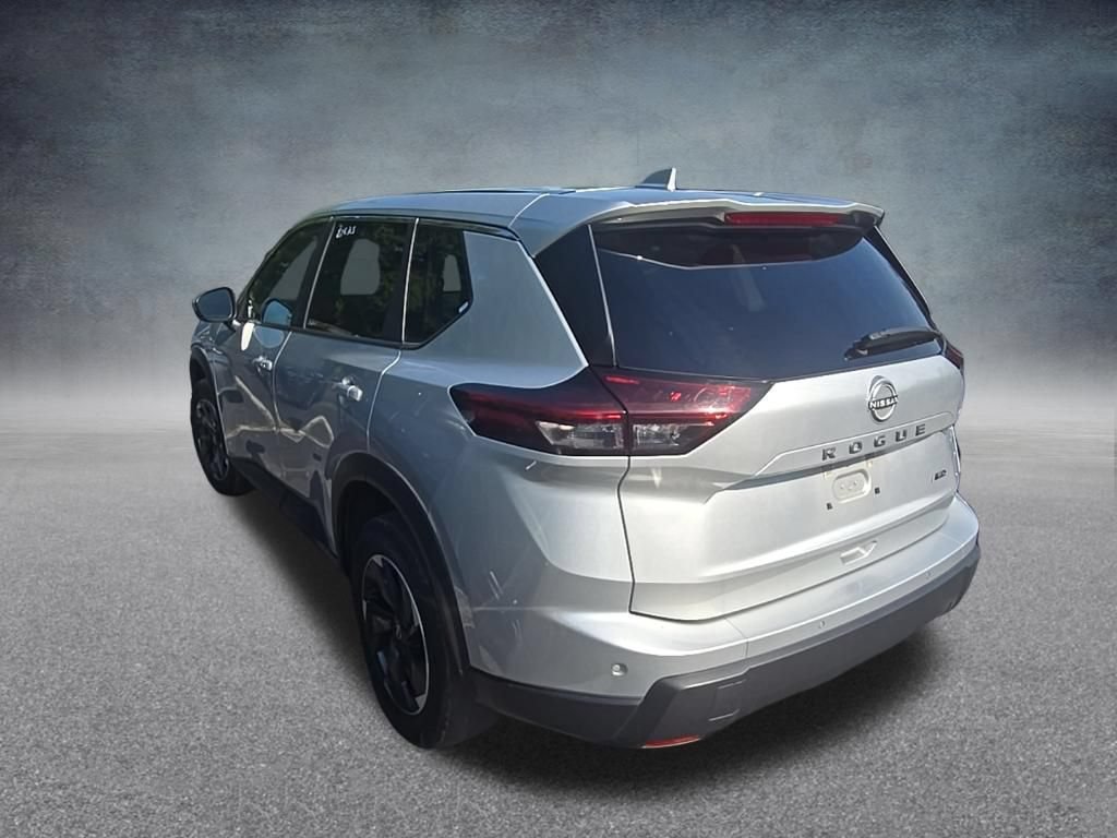 Used 2025 Nissan Rogue SV AWD/4WD image 4