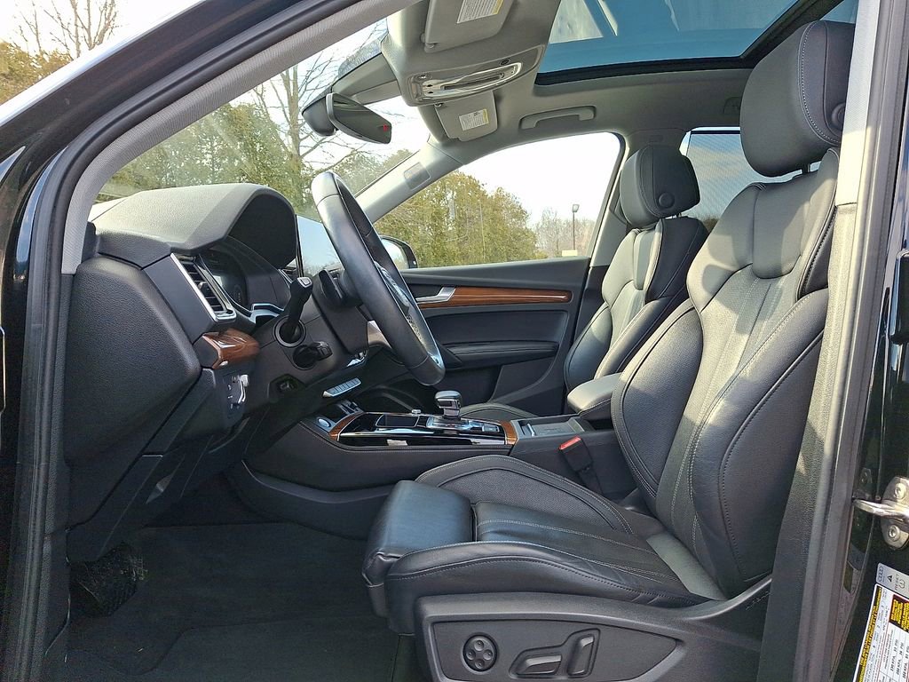 Used 2023 Audi Q5 2.0T Prestige w/ Prestige Package image 14
