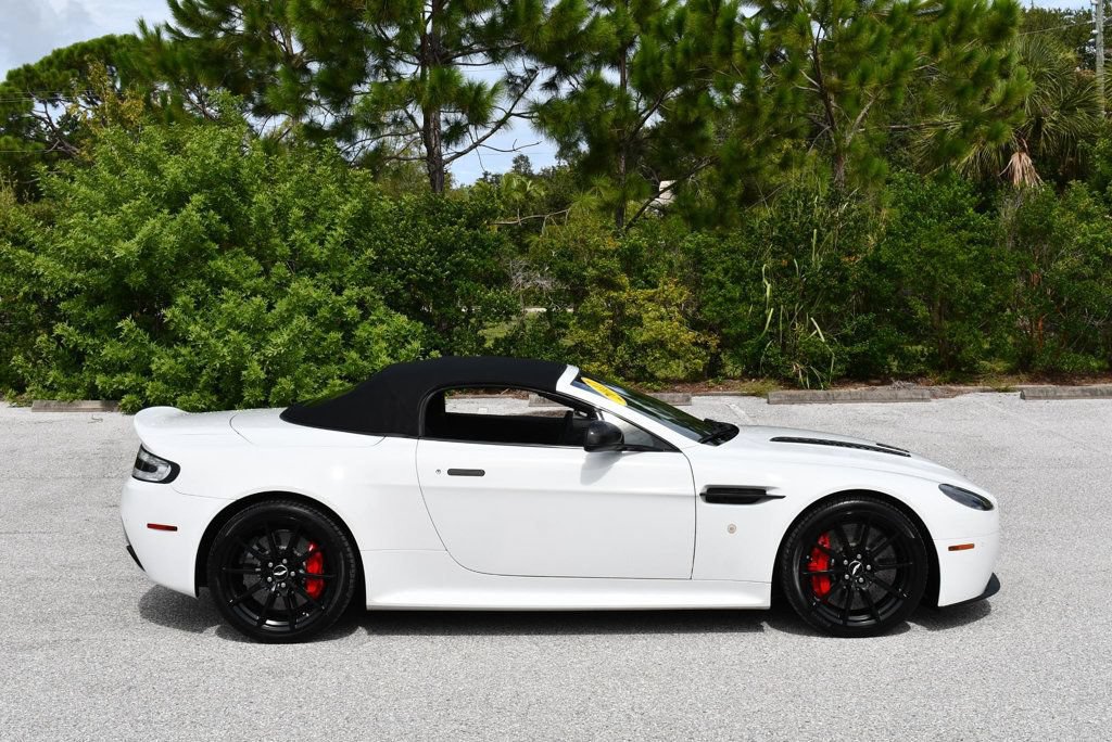 Used 2017 Aston Martin V12 Vantage S RWD image 42