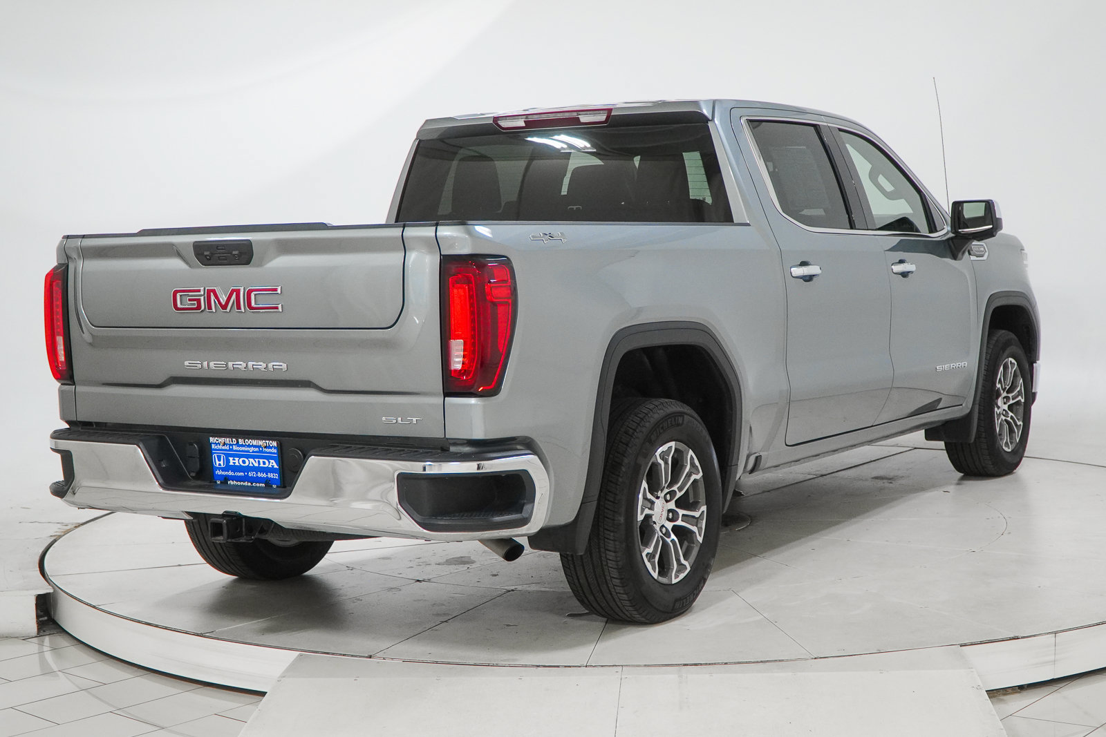 Used 2026 GMC Sierra 1500 SLT AWD/4WD image 10