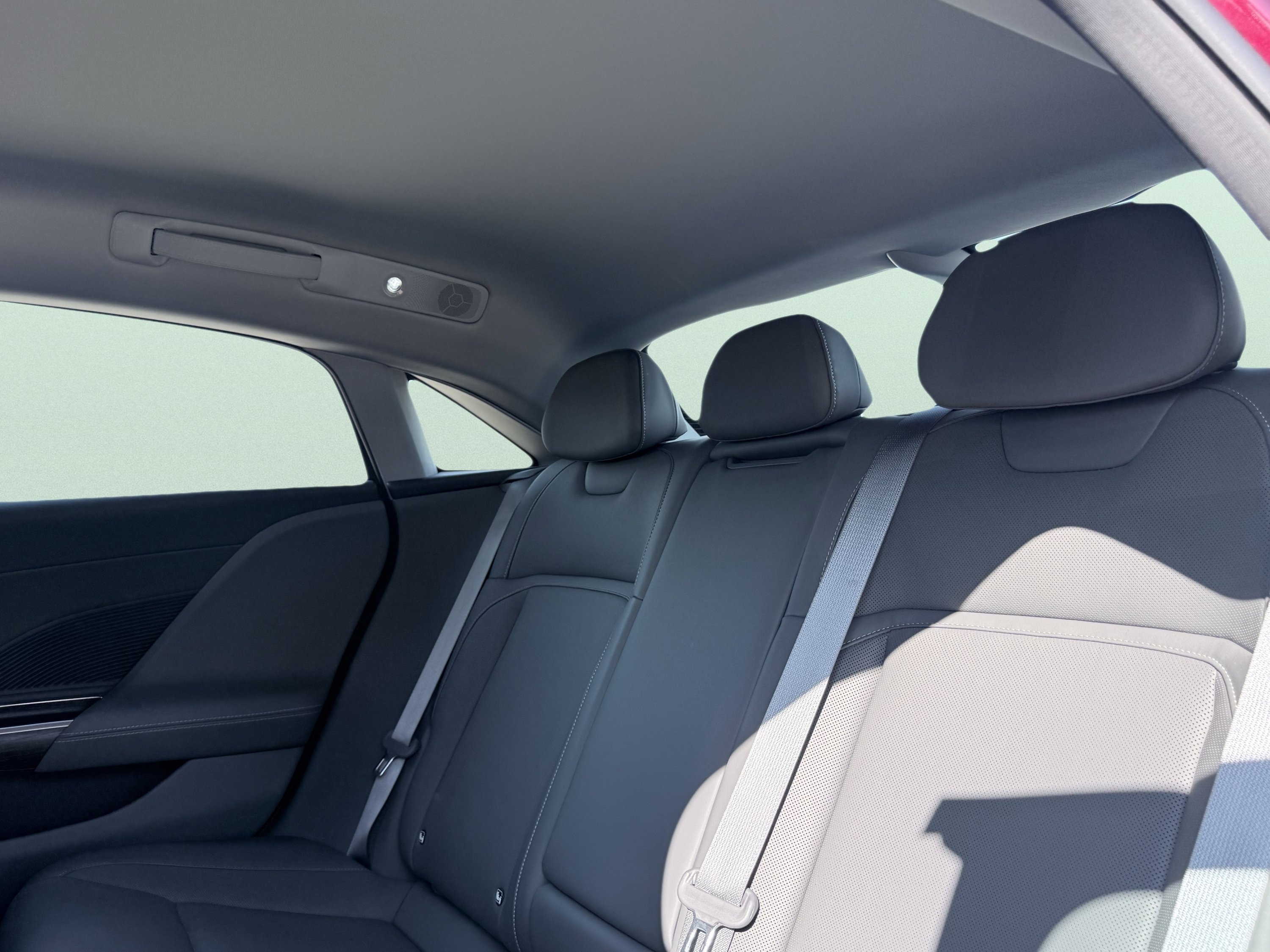 Used 2025 Lucid Air Touring AWD/4WD image 41
