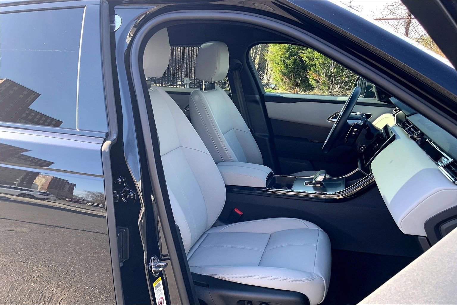 Used 2026 Land Rover Range Rover Velar S AWD/4WD image 8