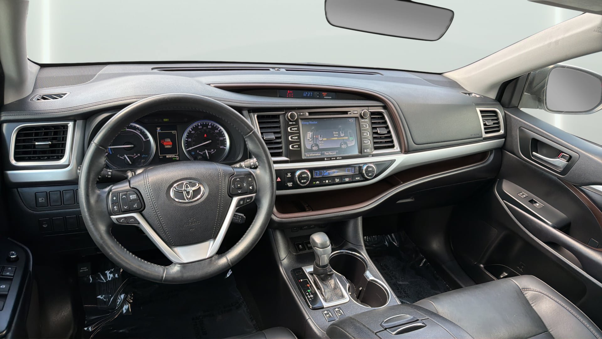 Used 2019 Toyota Highlander XLE AWD/4WD image 14
