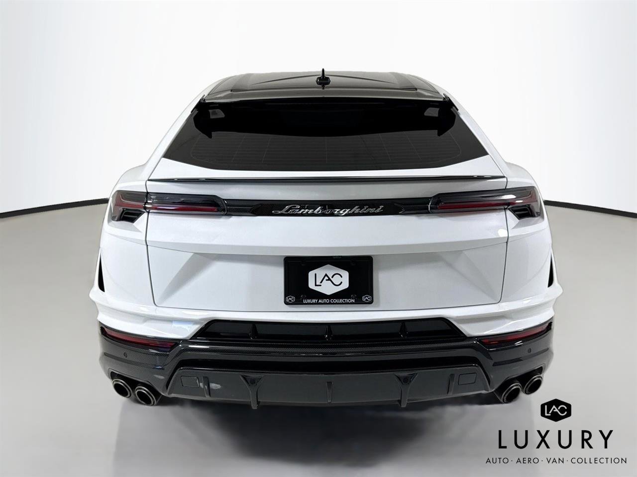 Used 2024 Lamborghini Urus Performante AWD/4WD image 7