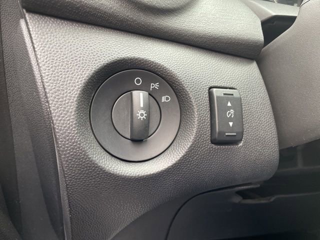 Used 2013 Ford Fiesta SE image 21