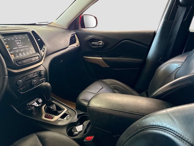 Used 2018 Jeep Cherokee Limited w/ Technology Group AWD/4WD image 25