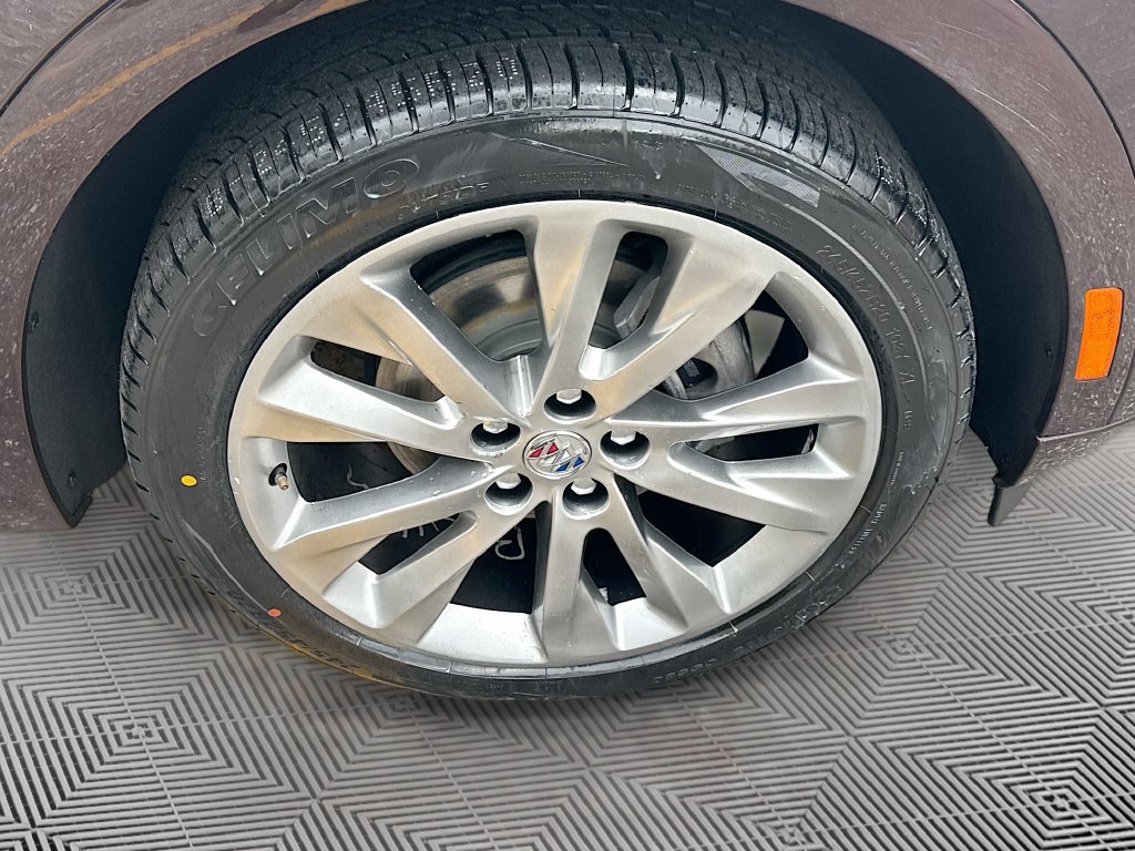 Used 2023 Buick Envision Avenir FWD image 32