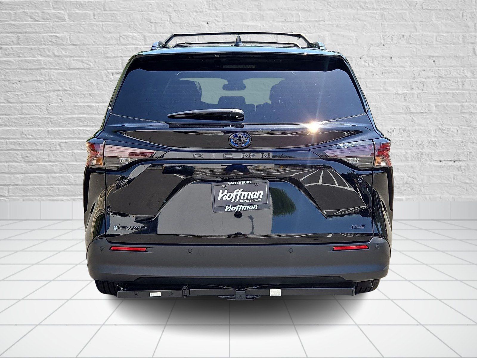 Used 2025 Toyota Sienna XLE Woodland Edition AWD/4WD image 5