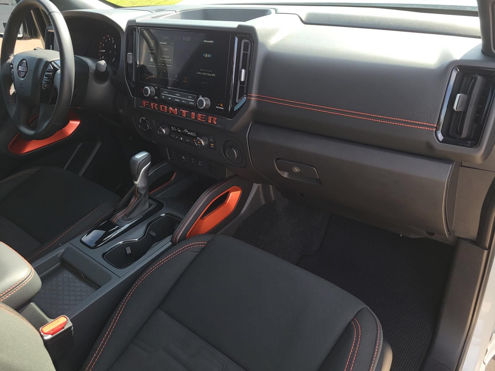 Used 2025 Nissan Frontier PRO-4X AWD/4WD image 13