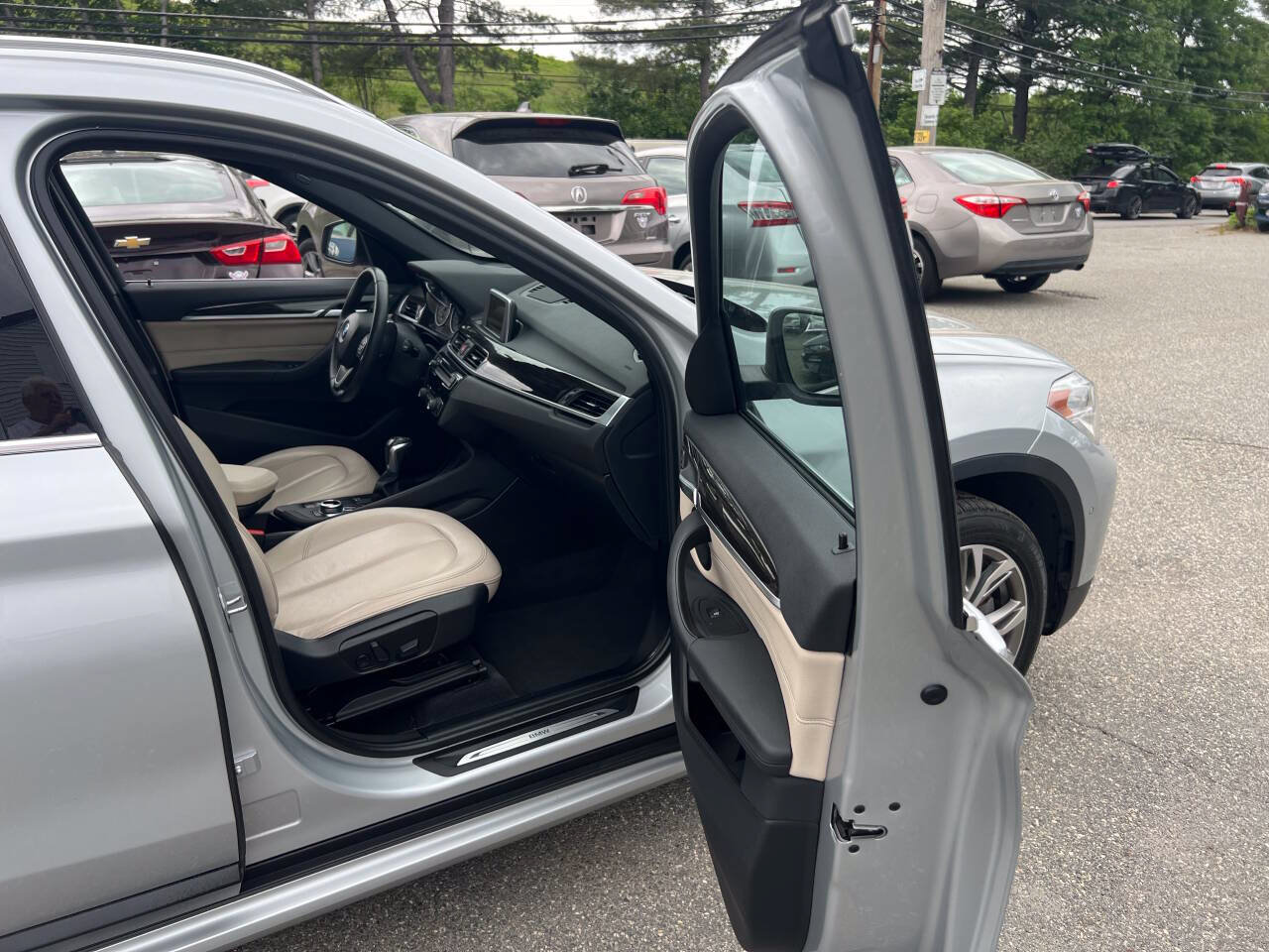 Used 2017 BMW X1 xDrive28i AWD/4WD image 10