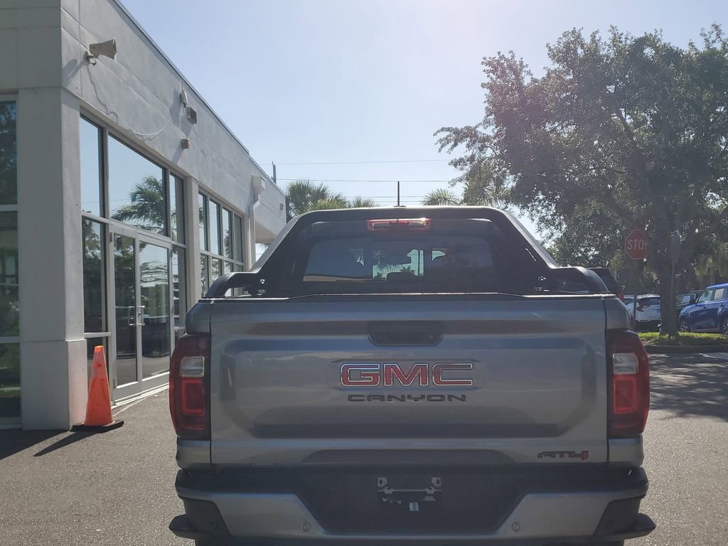 Certified 2025 GMC Canyon AT4 w/ Nightfall Edition AWD/4WD image 13