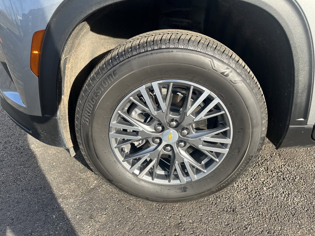 New 2025 Chevrolet Traverse LT w/ LPO, Floor Liner Package image 36