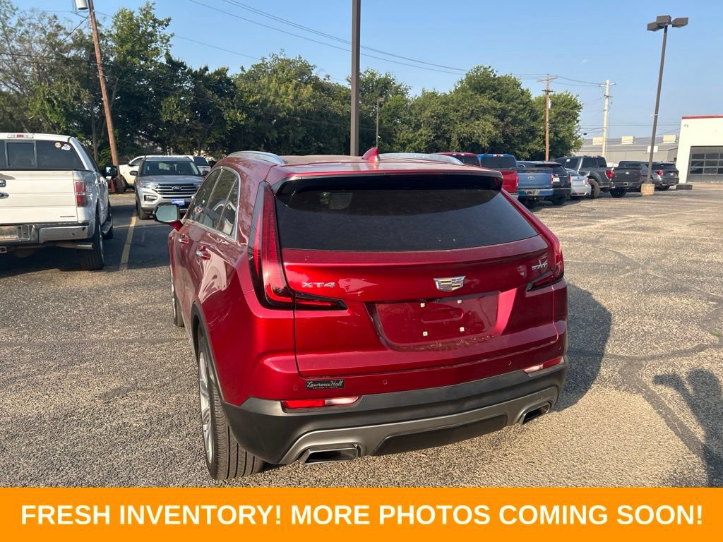 Used 2022 Cadillac XT4 Premium Luxury w/ Cold Weather Package FWD image 4