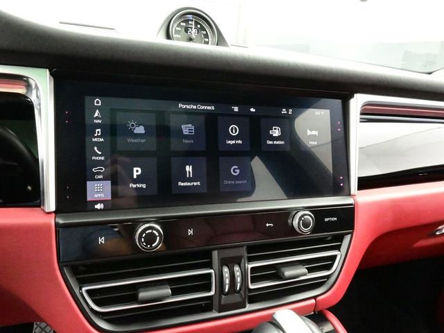 Certified 2022 Porsche Macan S AWD/4WD image 10