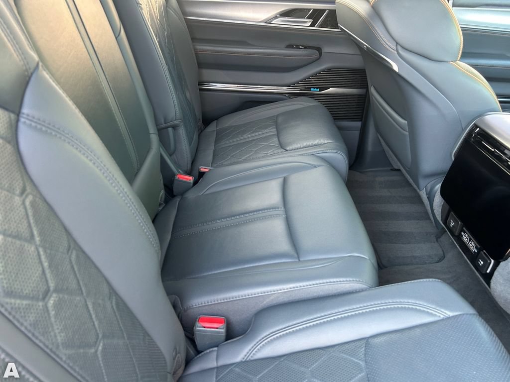 Certified 2022 Jeep Grand Wagoneer Series III w/ Flexible Seating Group AWD/4WD image 14