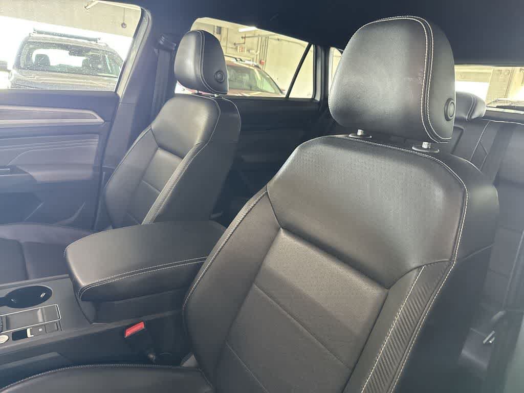 Used 2023 Volkswagen Atlas Cross Sport SE FWD image 12