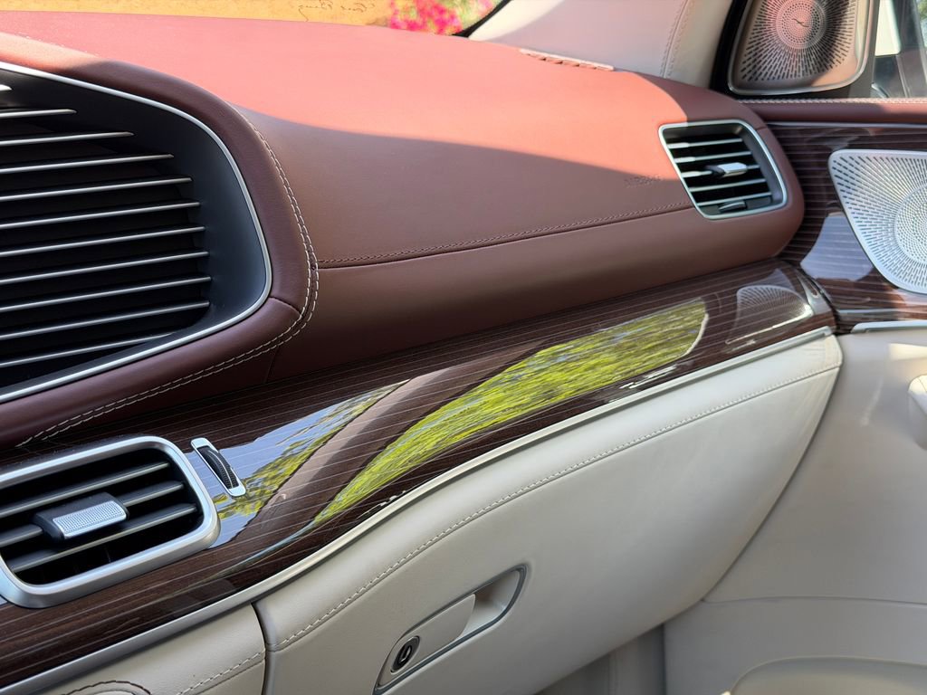 Used 2023 Mercedes-Benz Maybach GLS 600 4MATIC image 35