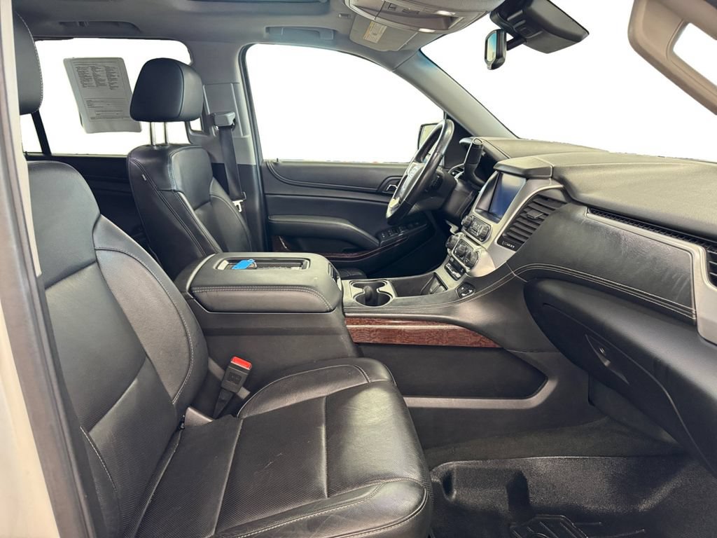 Used 2016 GMC Yukon XL SLT w/ Open Road Package AWD/4WD image 17
