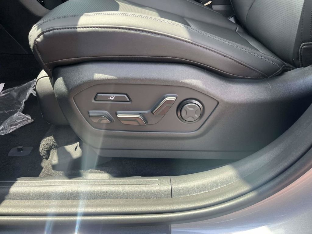 New 2026 Hyundai Santa Fe Calligraphy FWD image 15