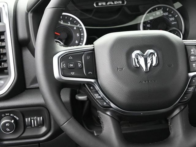 New 2026 RAM 1500 4x4 Crew Cab image 28