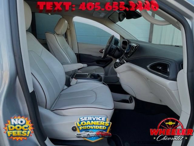 Used 2017 Chrysler Pacifica Limited FWD image 14