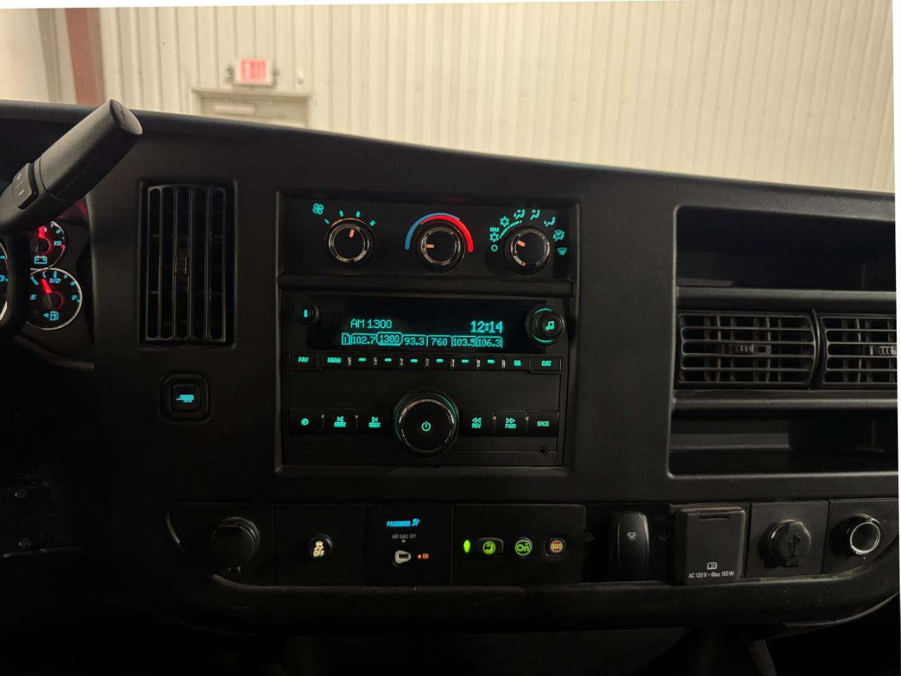 Used 2023 GMC Savana 3500 Extended w/ Power Convenience Package RWD image 11