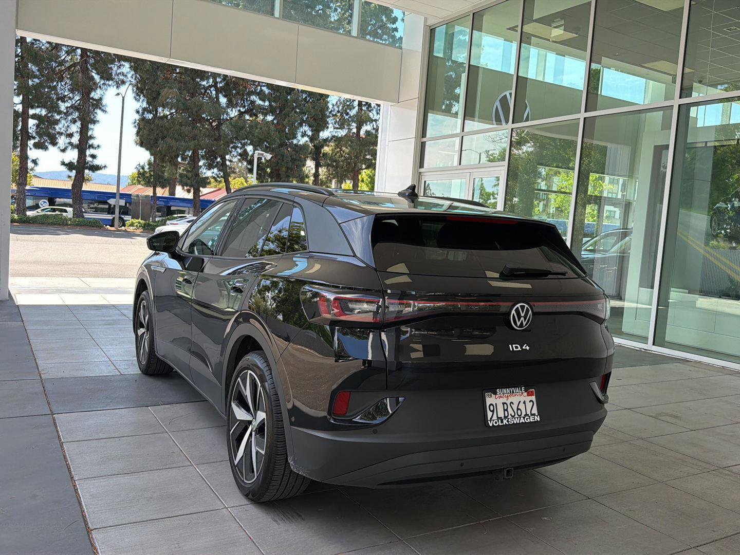 Used 2023 Volkswagen ID.4 Pro S image 3