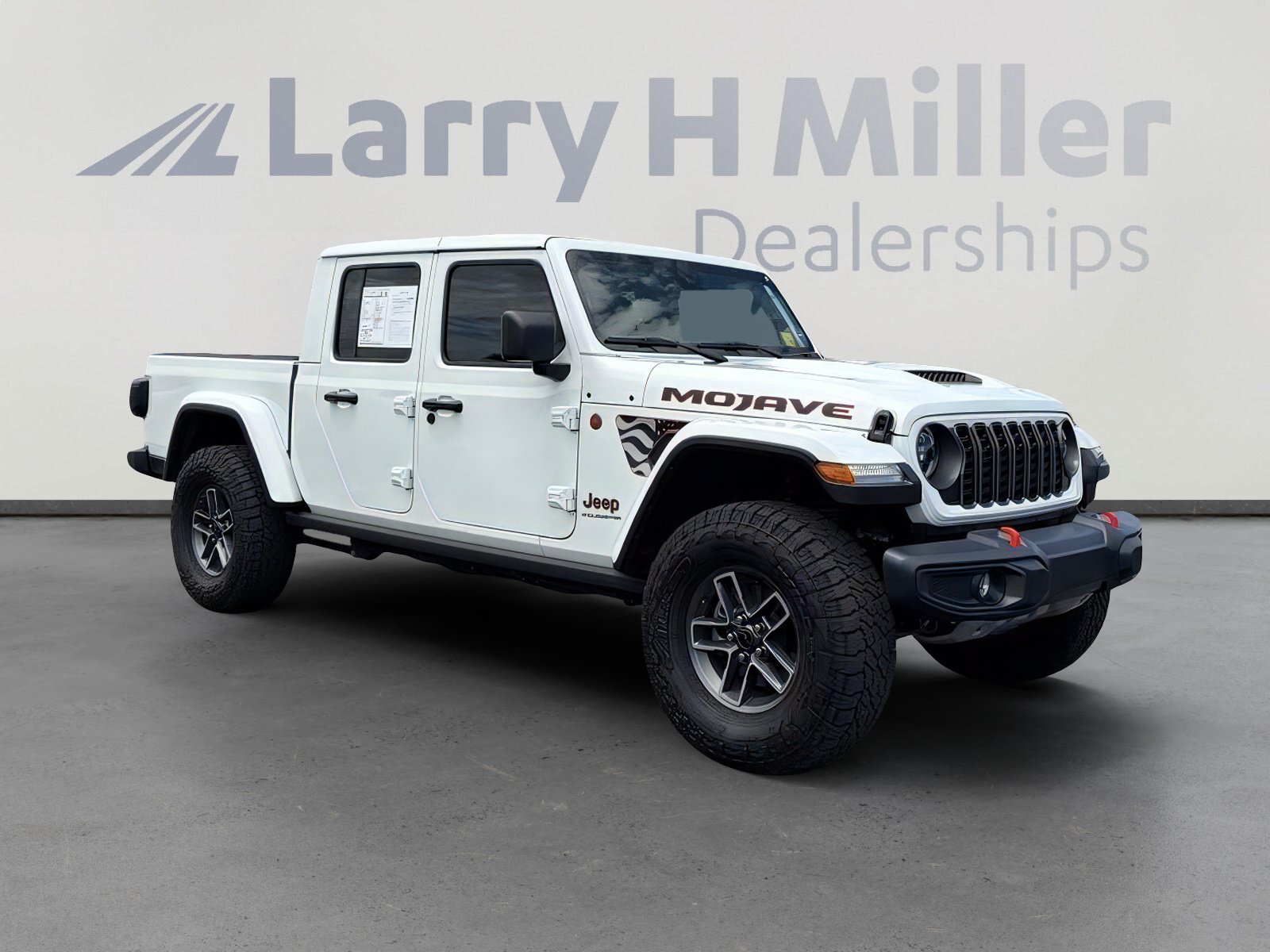 Certified 2025 Jeep Gladiator Mojave w/ Convenience Group AWD/4WD image 8