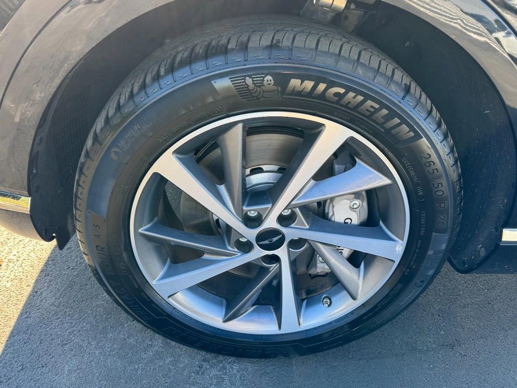 Certified 2025 Genesis GV80 2.5T Advanced image 7