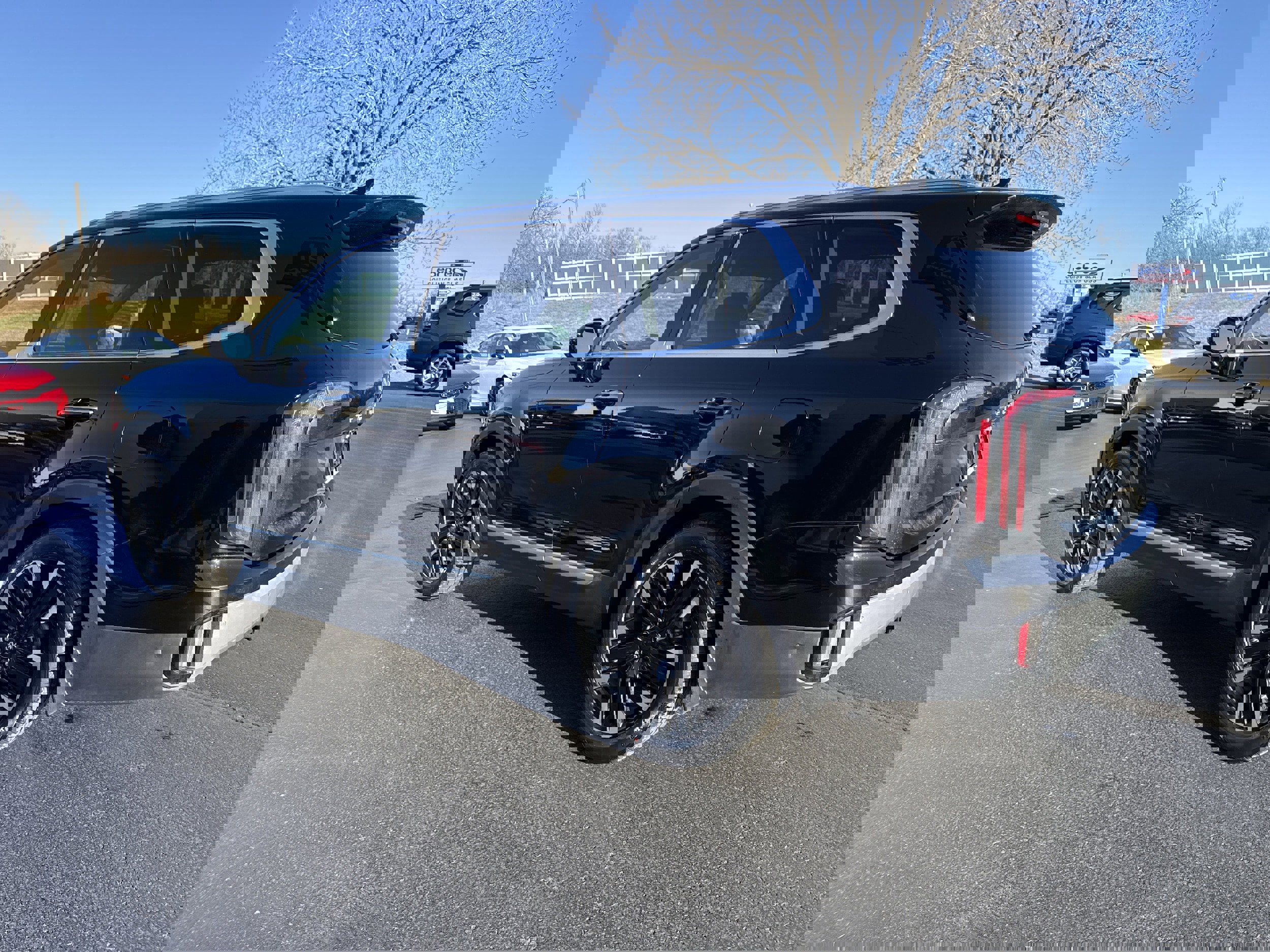 Used 2024 Kia Telluride SX Prestige w/ Towing Package AWD/4WD image 3