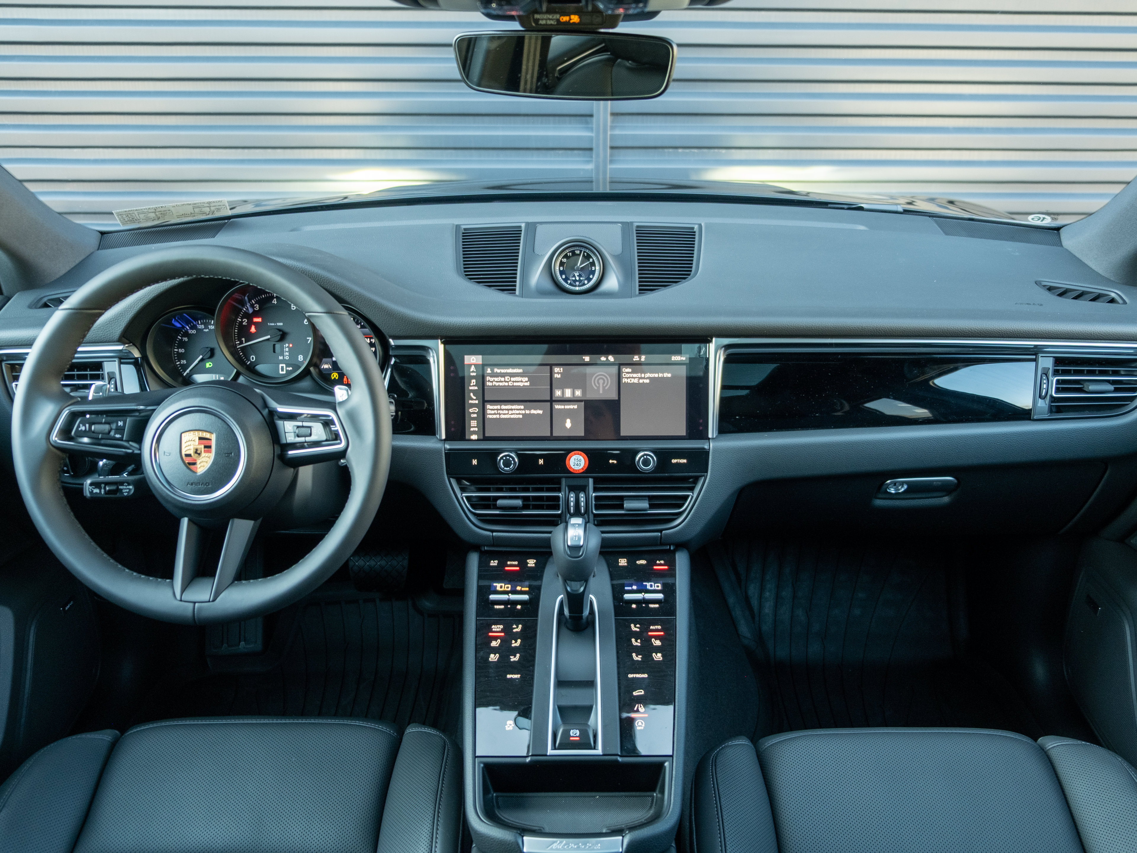 Certified 2026 Porsche Macan Turbo AWD/4WD image 6