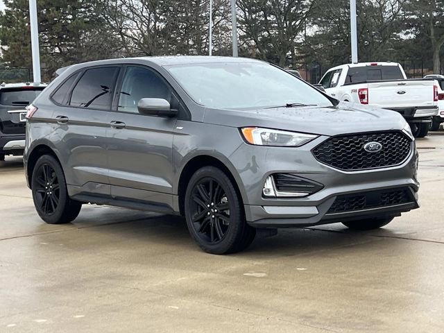 Used 2023 Ford Edge ST-Line w/ Class II Trailer Tow Package image 7