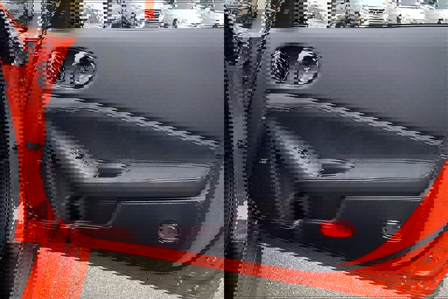 Used 2024 Nissan Z Performance w/ Heritage Edition image 25