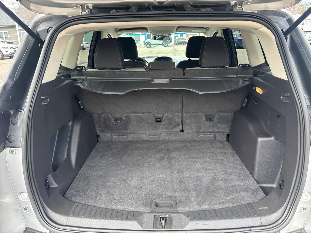 Used 2015 Ford Escape SE image 25