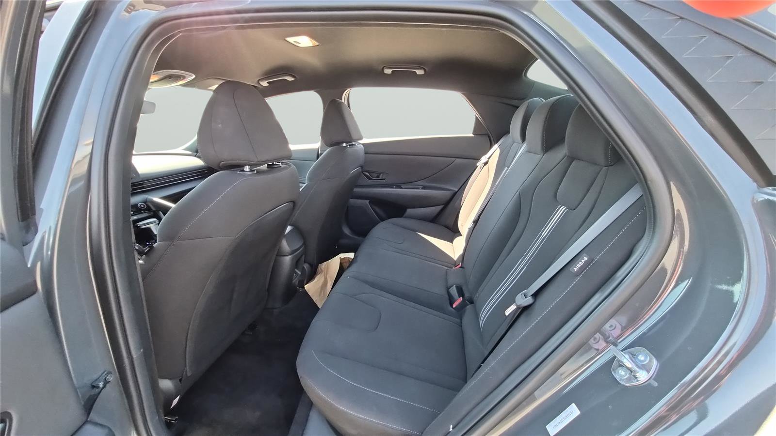 Used 2025 Hyundai Elantra Sport image 19