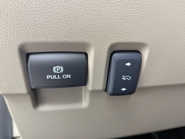 Used 2025 Ford F450 Platinum w/ Platinum Plus Package AWD/4WD image 13