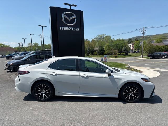 Used 2024 Toyota Camry SE w/ Cold Weather Package AWD/4WD image 9