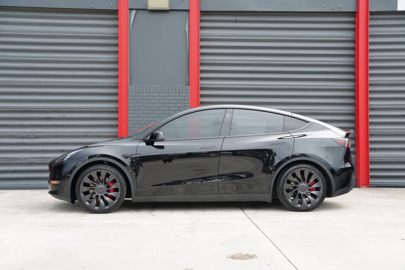 Used 2023 Tesla Model Y Performance AWD/4WD image 9