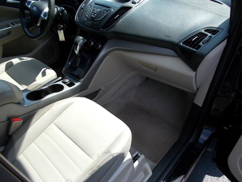 Used 2015 Ford Escape SE FWD image 21