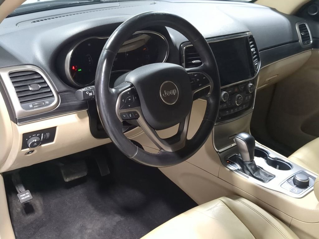 Used 2020 Jeep Grand Cherokee Limited AWD/4WD image 12