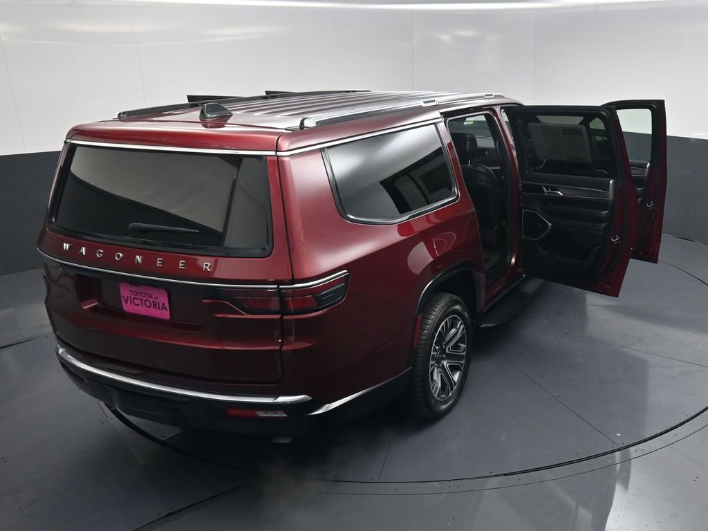 Used 2025 Jeep Wagoneer L Series II w/ 8-pass Seating Package image 26