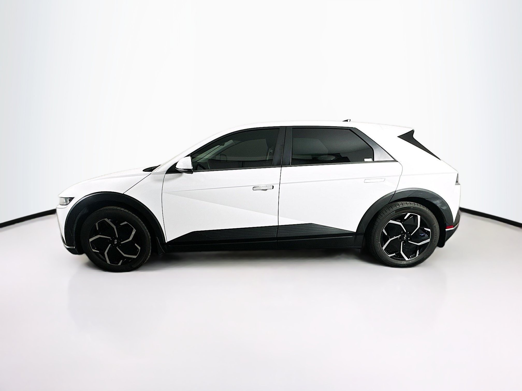 Used 2024 Hyundai Ioniq 5 SEL RWD image 4
