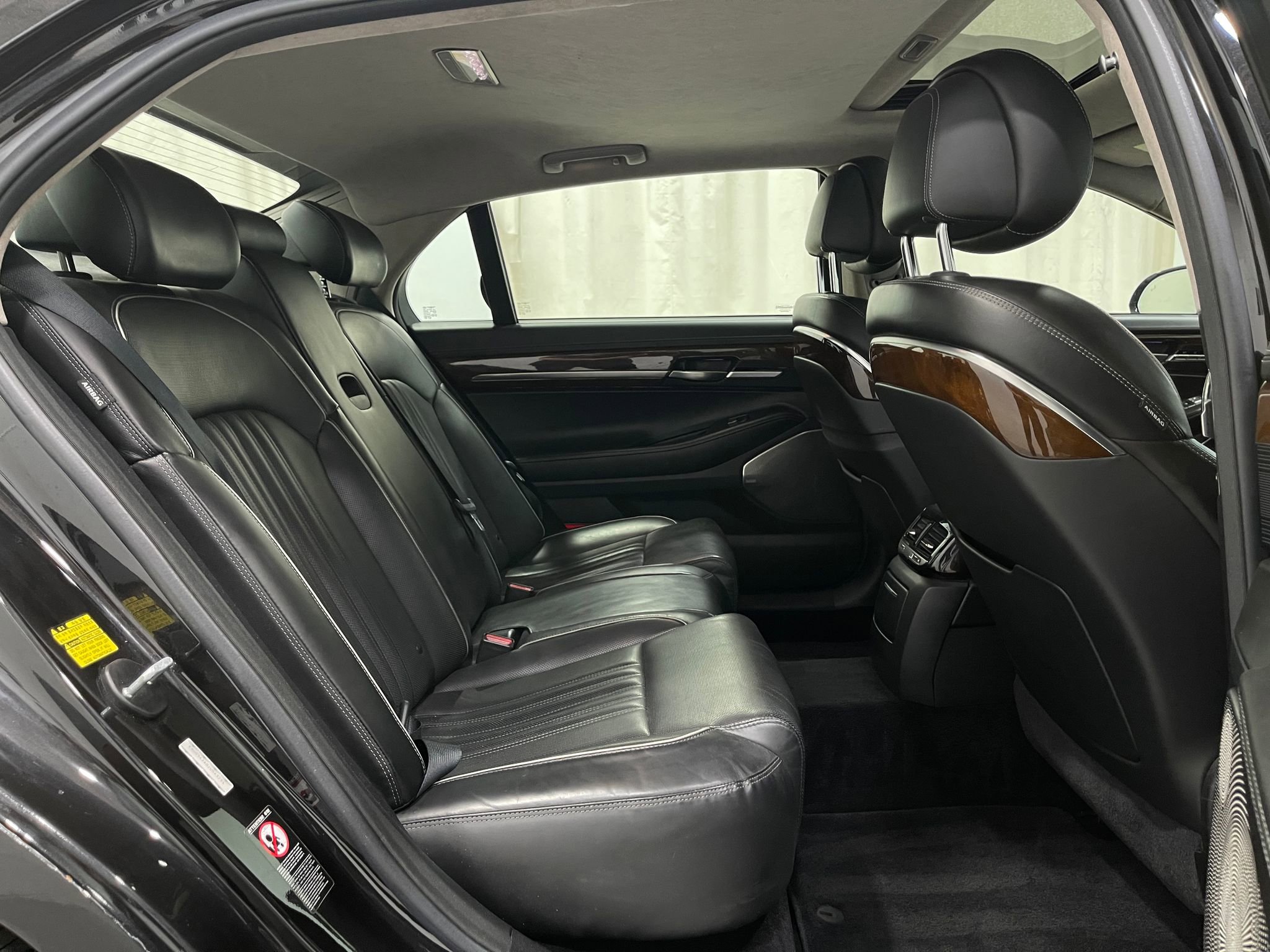 Used 2018 Genesis G90 3.3T Premium AWD/4WD image 31