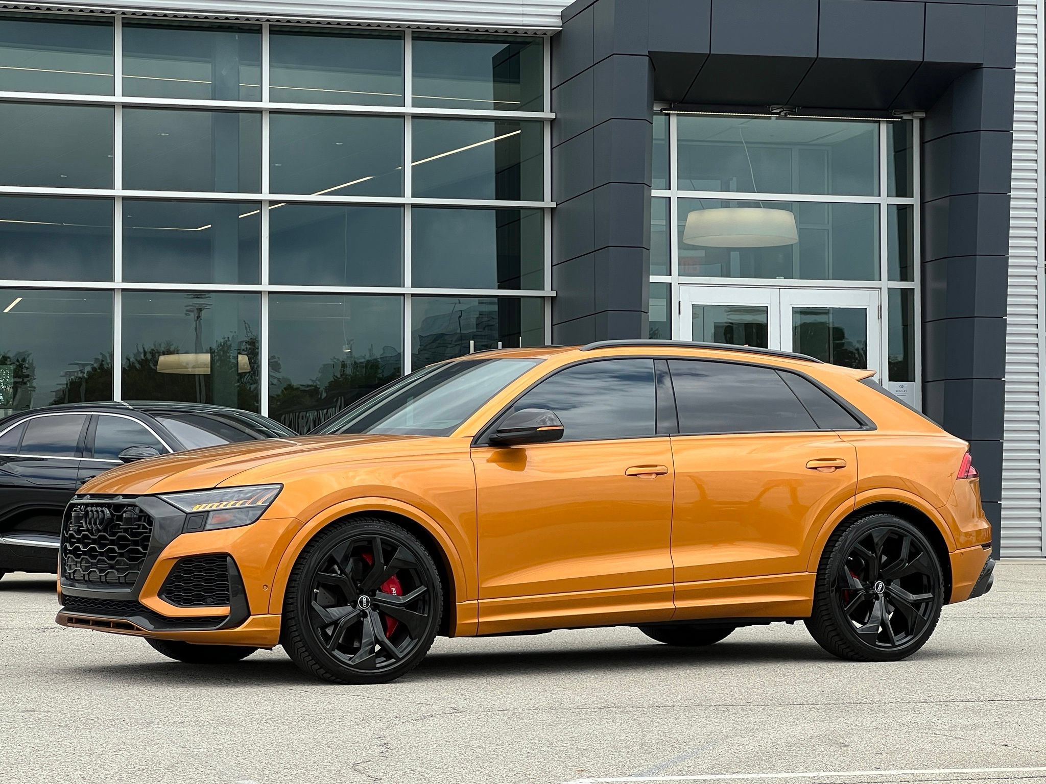Used 2021 Audi RS Q8 w/ Carbon Optic Package AWD/4WD image 6