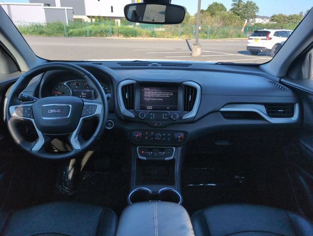 Used 2024 GMC Terrain SLT AWD/4WD image 13